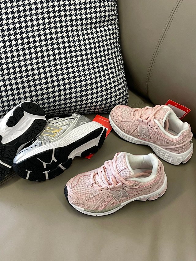 New Balance 1906 children's Shoes: seller detail photo 4