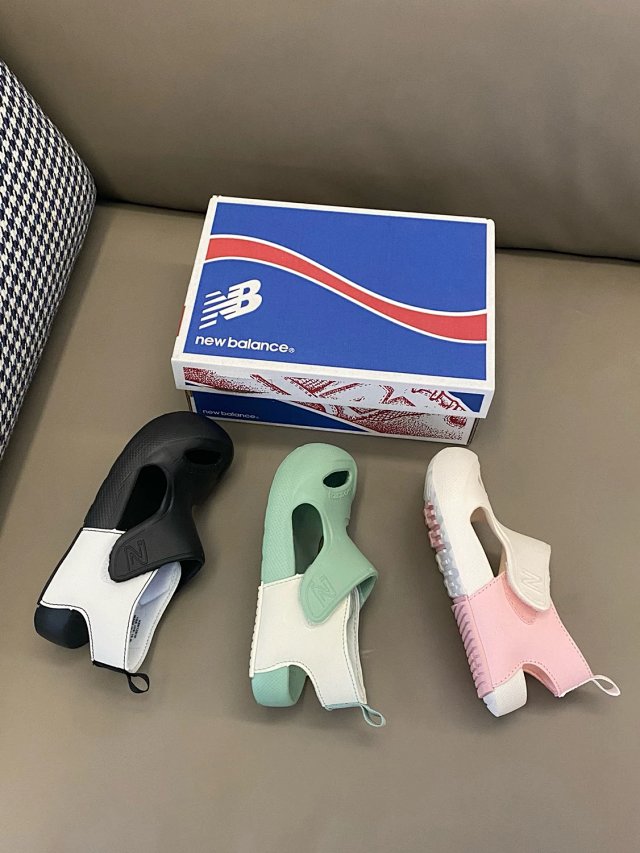 New Balance children's Slippers Shoes: seller detail photo 5