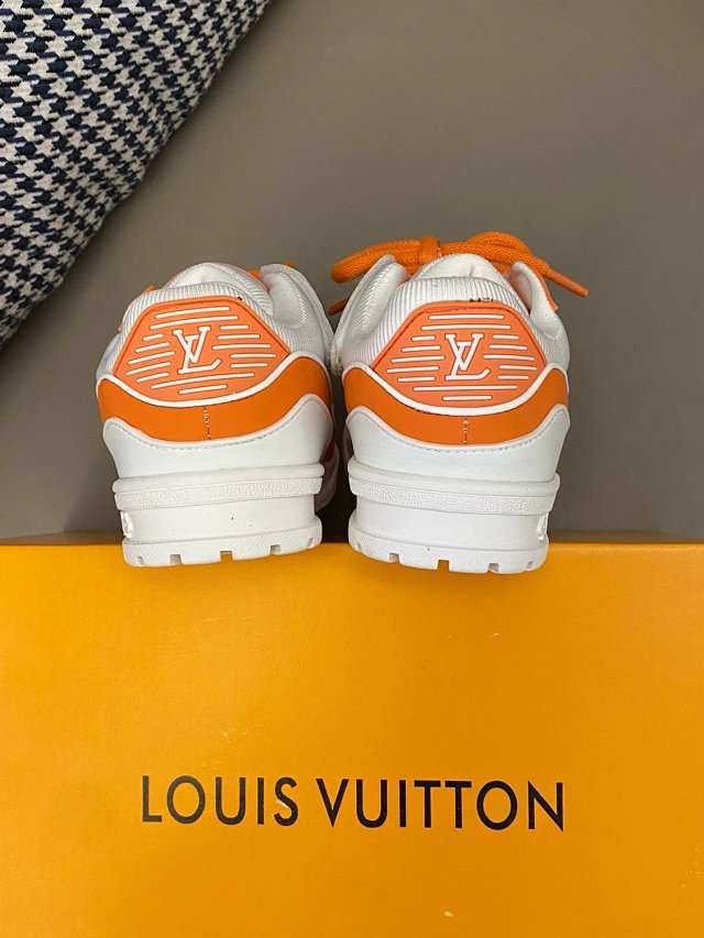 LV Louis Vuitton Children's Shoes: seller detail photo 9