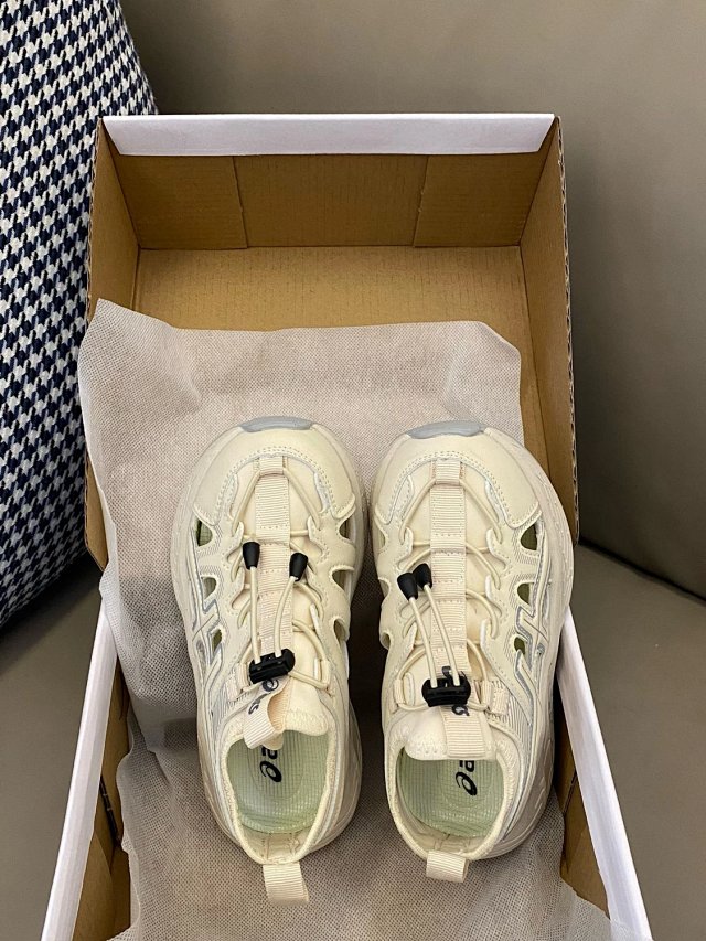 Asics Children's Slippers Shoes: seller detail photo 3