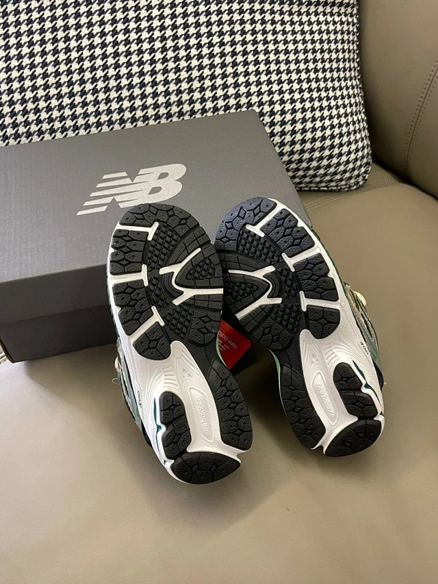 New Balance 1906 children's Shoes: seller detail photo 8