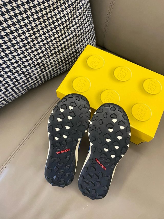Adidas Children's Shoes: seller detail photo 9