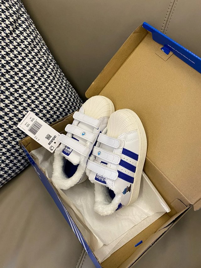Adidas Children's Shoes: seller detail photo 4