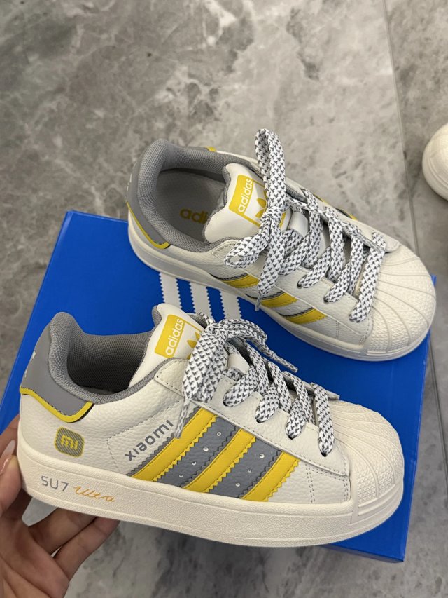 Adidas Children's Shoes: seller detail photo 9