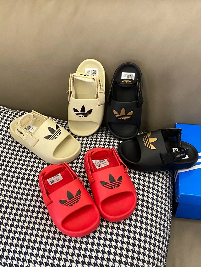 Adidas Children's Slippers Shoes: seller detail photo 13