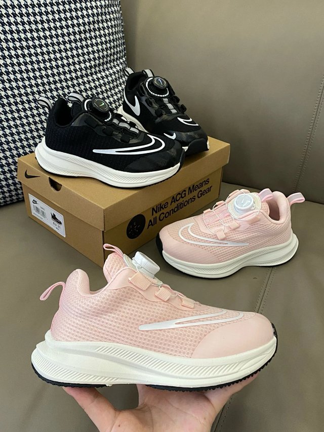 Nike Children's Shoes: seller detail photo 2