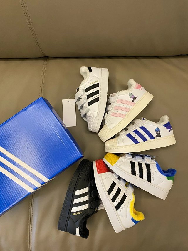 Adidas Children's Shoes: seller detail photo 3