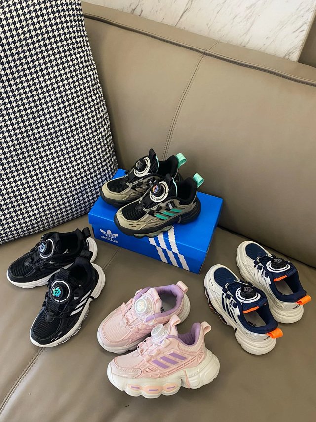 Adidas Children's Shoes: seller detail photo 2