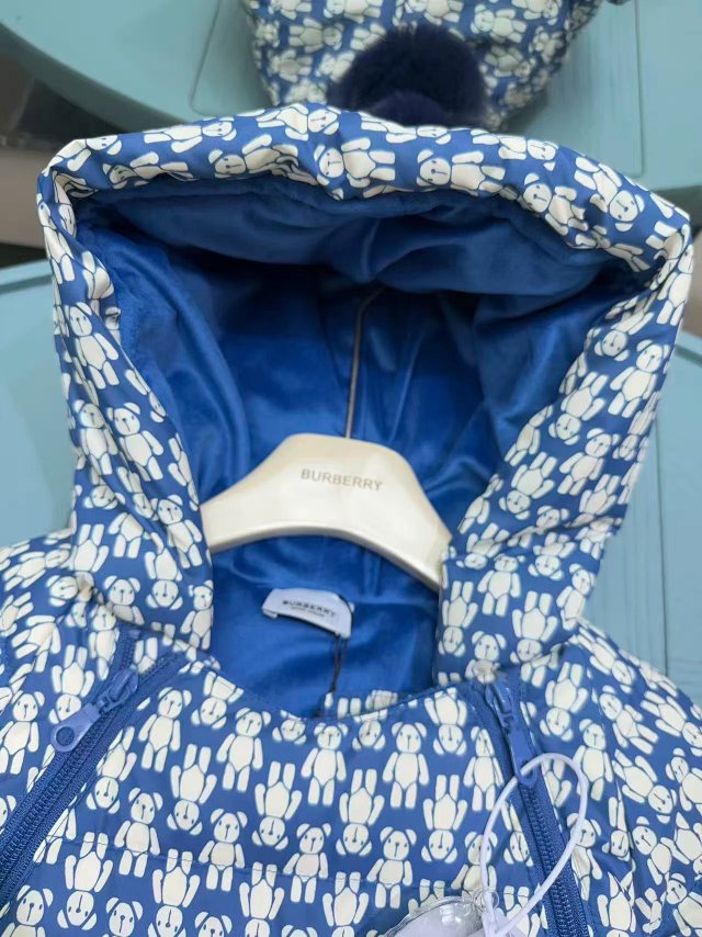 Burberry Children’s jumpsuit: seller detail photo 5
