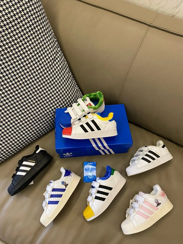 Adidas Children's Shoes: seller detail photo 2