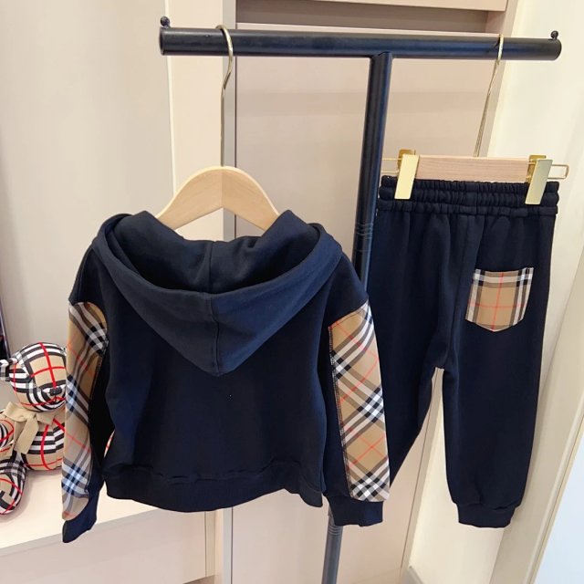 Burberry Children‘s Set: seller detail photo 10