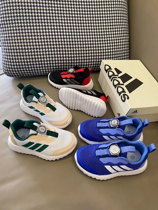 Adidas originals Children's Shoes: seller detail photo 5