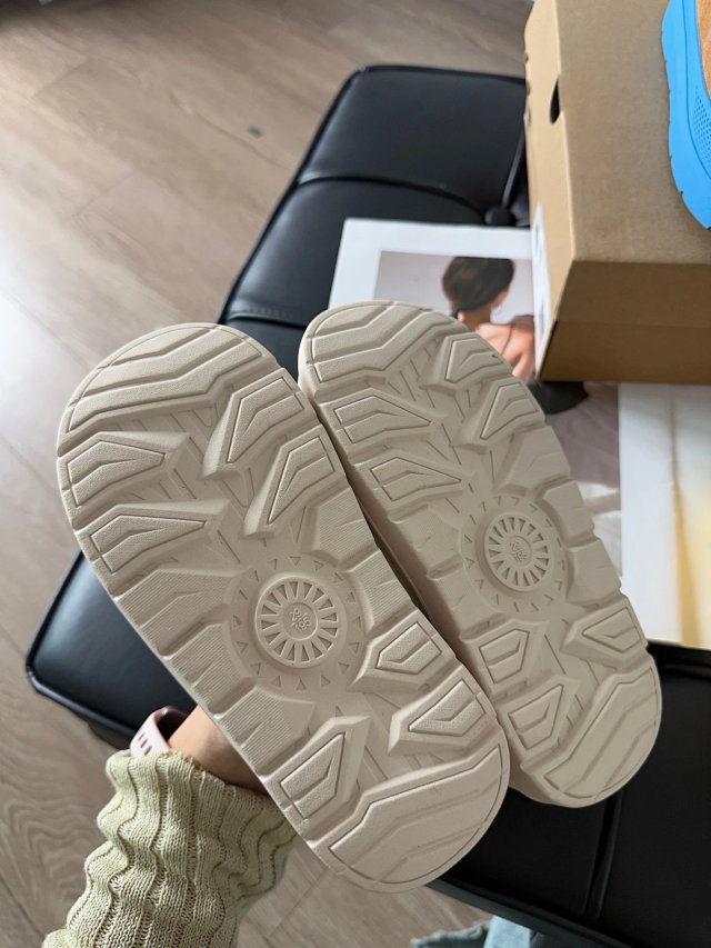 UGG Children's snow boots: seller detail photo 10