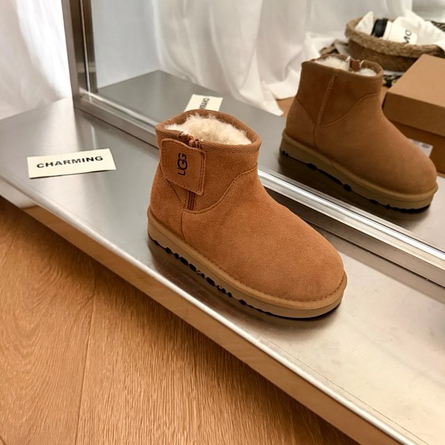 UGG Children's snow boots: seller detail photo 8