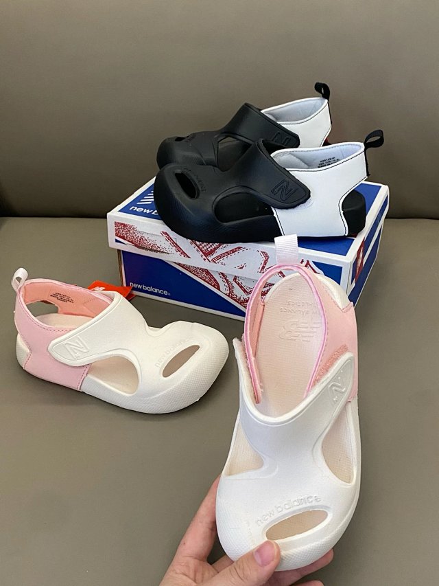 New Balance children's Slippers Shoes: seller detail photo 4