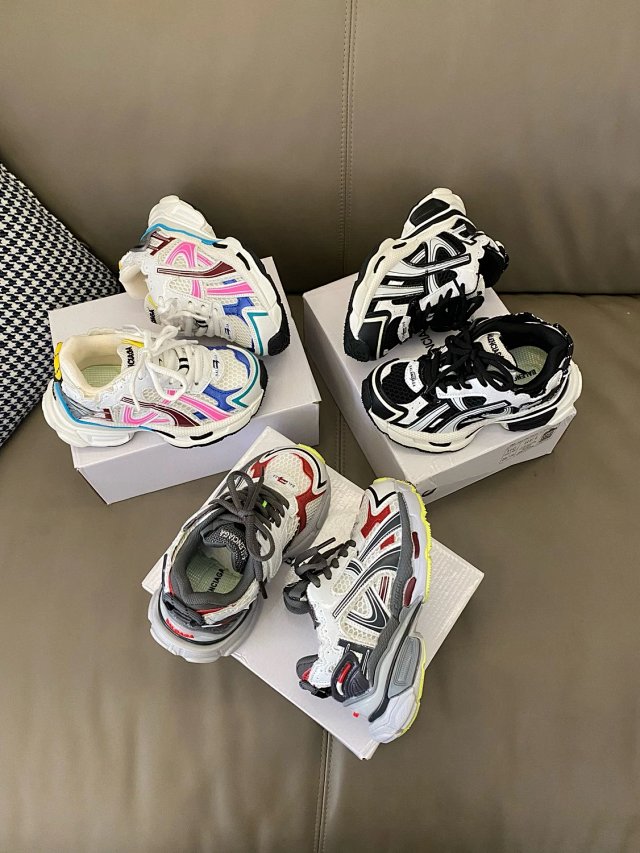Balenciaga children's shoes: seller detail photo 2