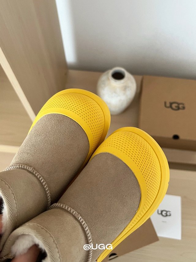UGG Children's snow boots: seller detail photo 10