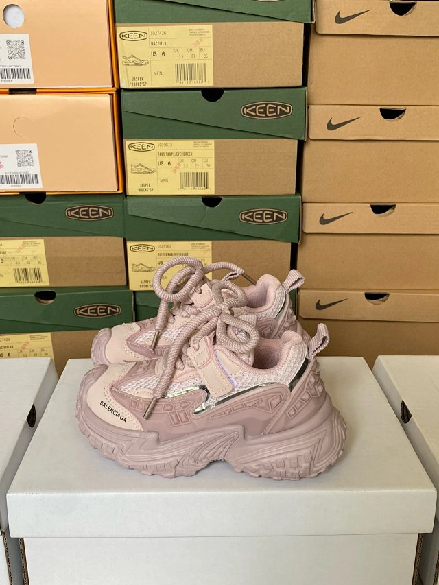 Balenciaga children's shoes: seller detail photo 14