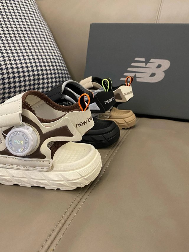 New balance Children's Shoes: seller detail photo 6