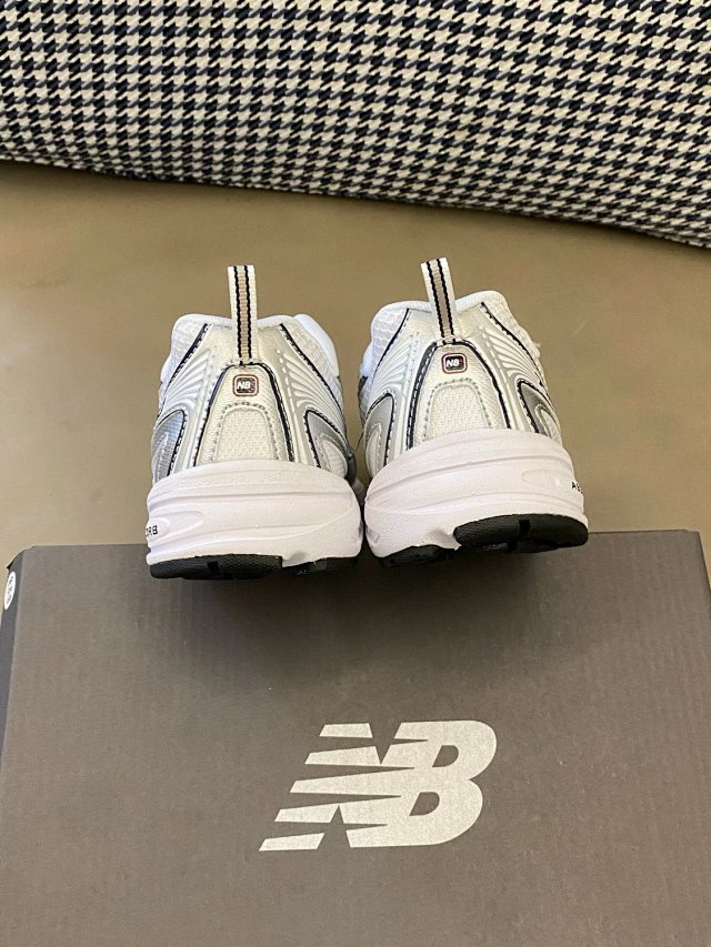 New Balance 740 children's Shoes: seller detail photo 5