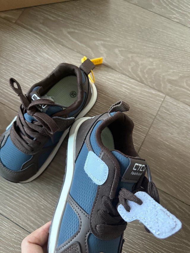 Asics Children's Shoes: seller detail photo 9