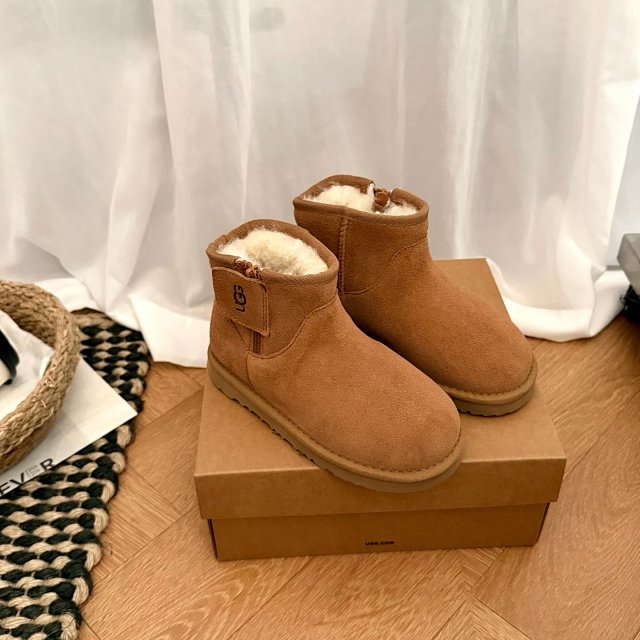 UGG Children's snow boots: seller detail photo 10