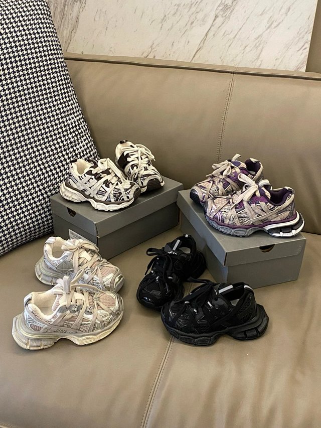 Balenciaga children's shoes: seller detail photo 10