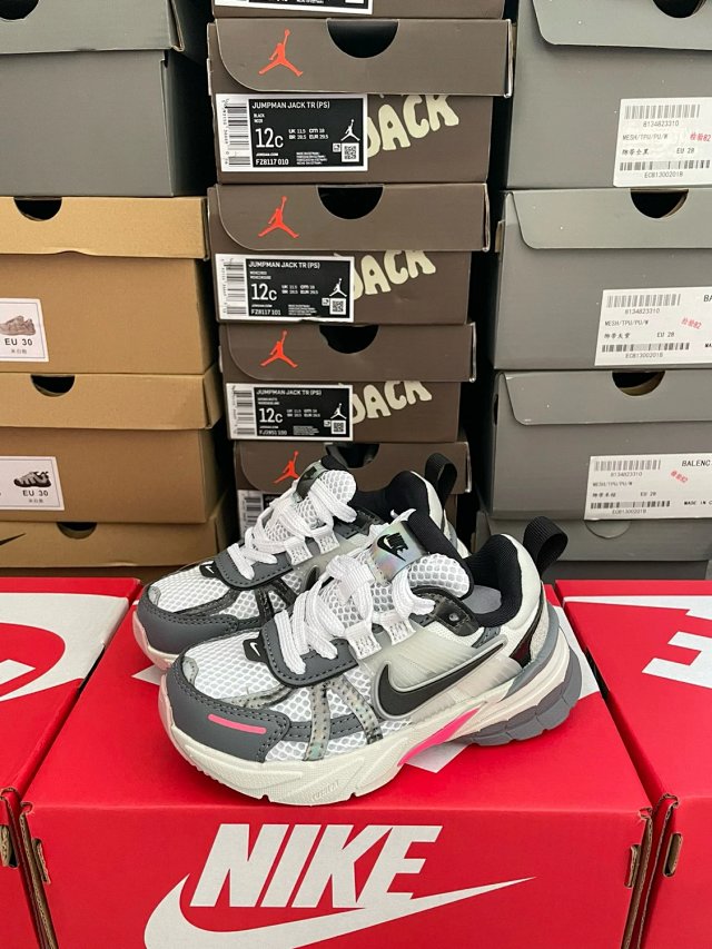 Nike V2K Run children's Shoes: seller detail photo 14