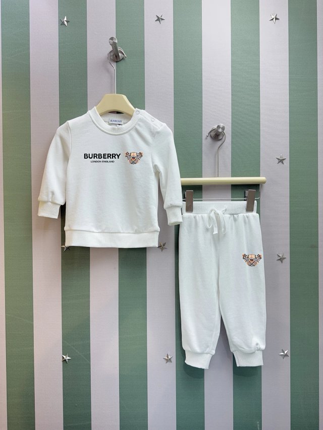 Burberry Children's Set: seller detail photo 11