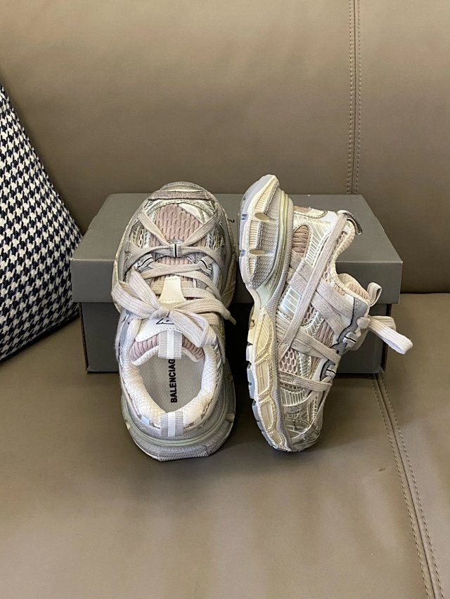 Balenciaga children's shoes: seller detail photo 3