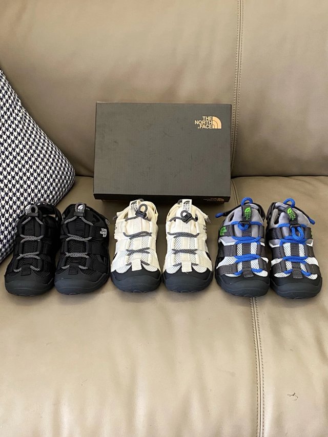 The North face children's Slippers shoes: seller detail photo 9