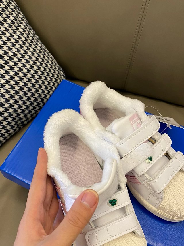 Adidas Children's Shoes: seller detail photo 5