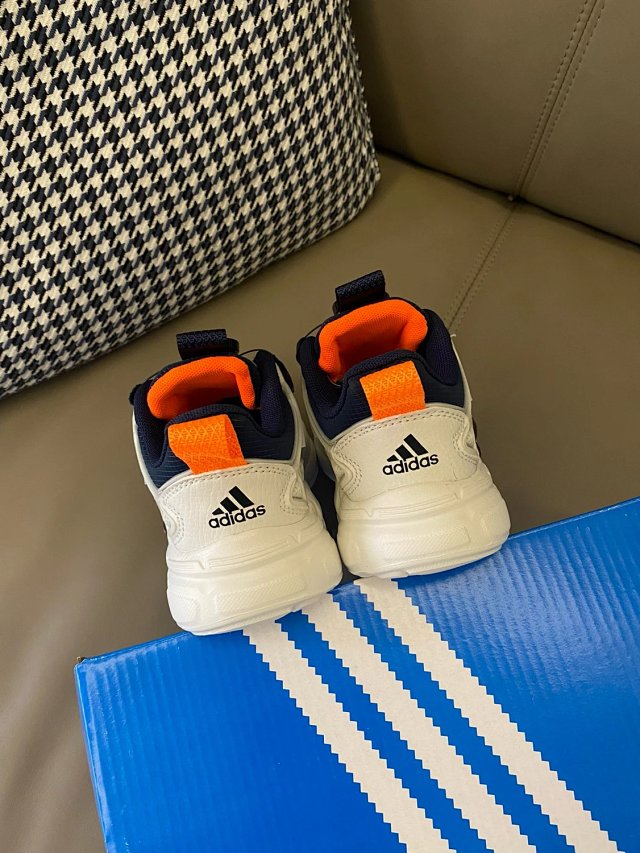 Adidas Children's Shoes: seller detail photo 10