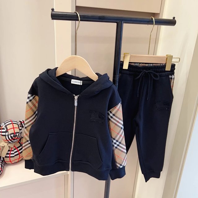 Burberry Children‘s Set: seller detail photo 9