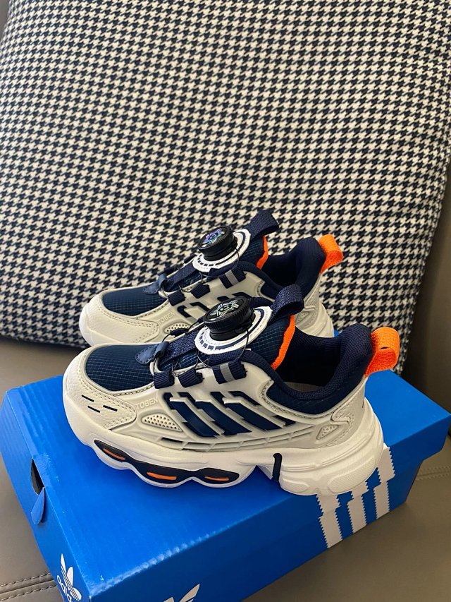 Adidas Children's Shoes: seller detail photo 5