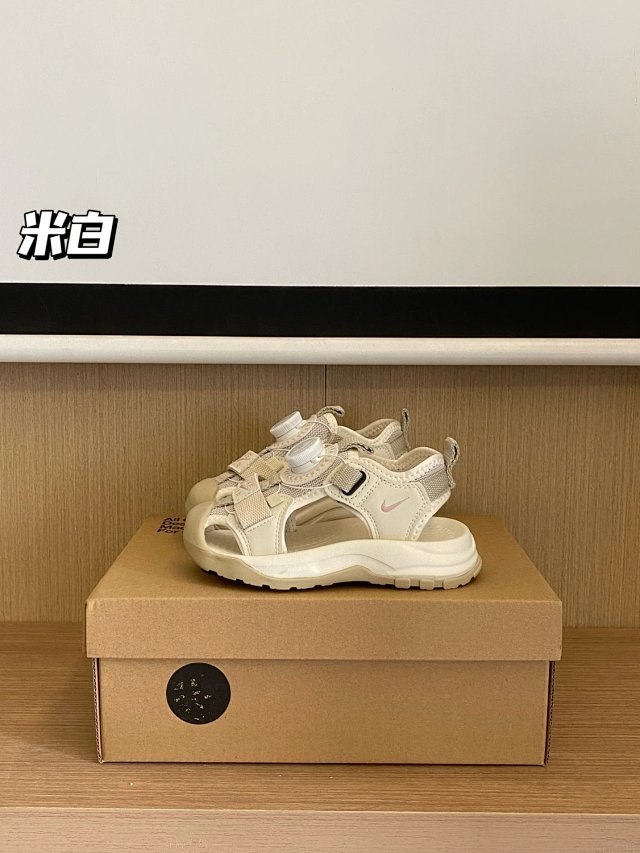 Nike Children's Shoes: seller detail photo 3