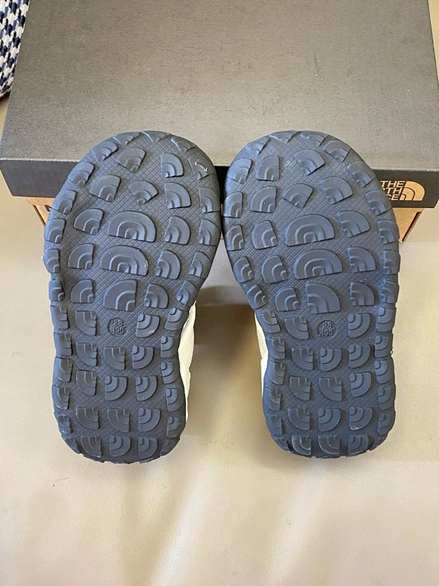 The North face children's Slippers shoes: seller detail photo 13