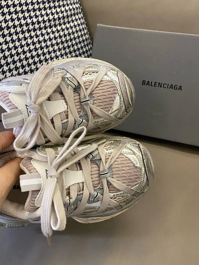 Balenciaga children's shoes: seller detail photo 9