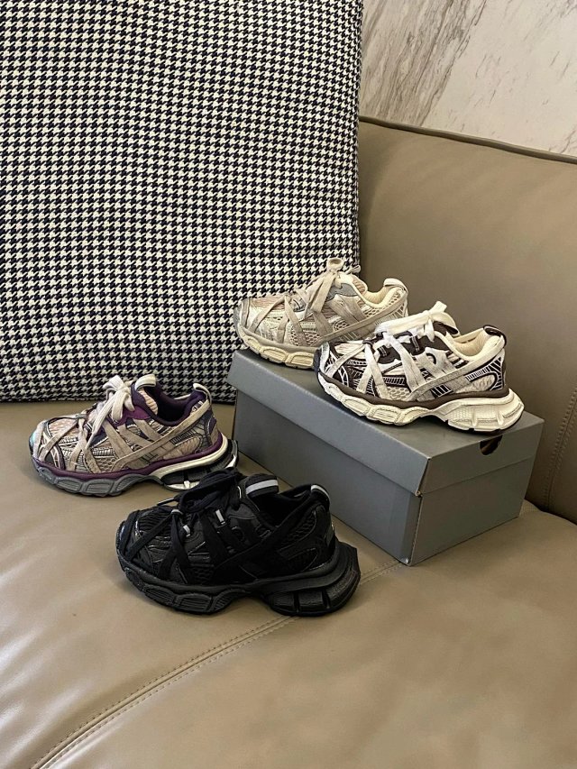 Balenciaga children's shoes: seller detail photo 8
