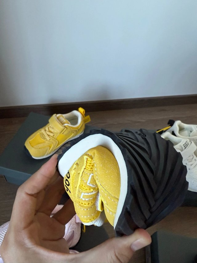 New Balance 996 children's Shoes: seller detail photo 13