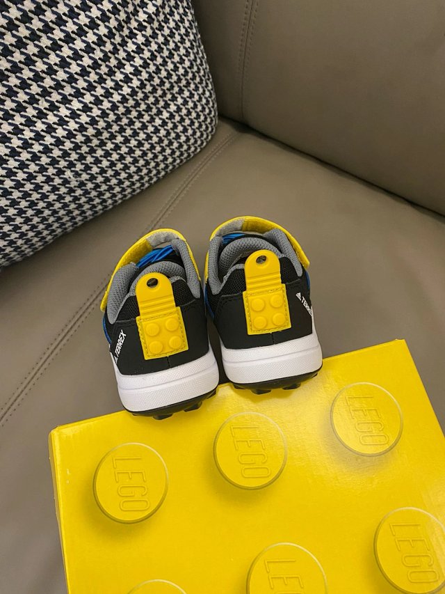 Adidas Children's Shoes: seller detail photo 10