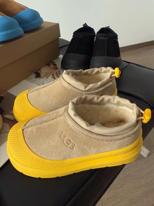 UGG Children's snow boots: seller detail photo 8