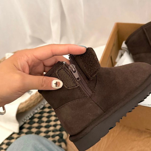UGG Children's snow boots: seller detail photo 12