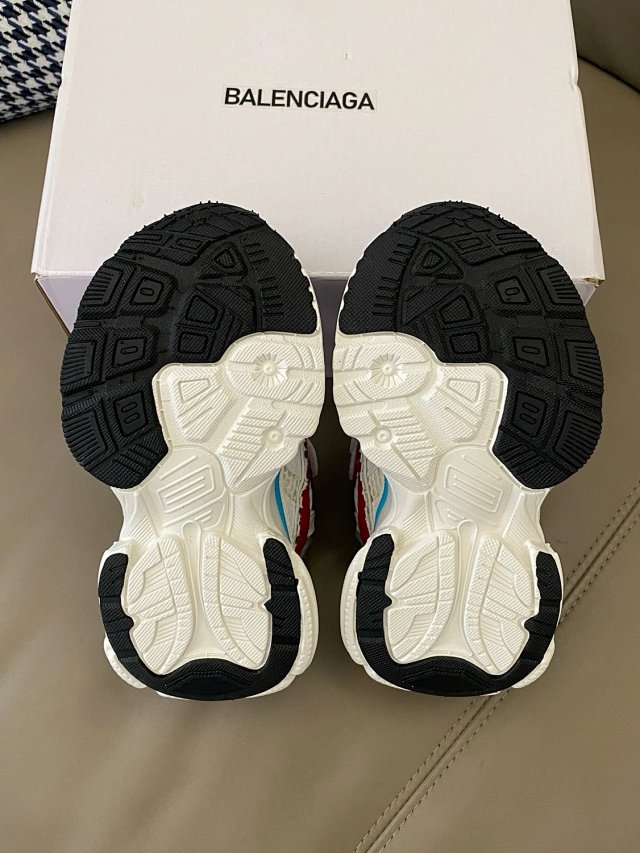 Balenciaga children's shoes: seller detail photo 10