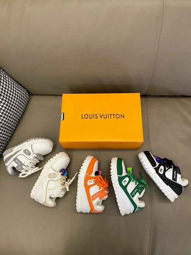 LV Louis Vuitton Children's Shoes: seller detail photo 7