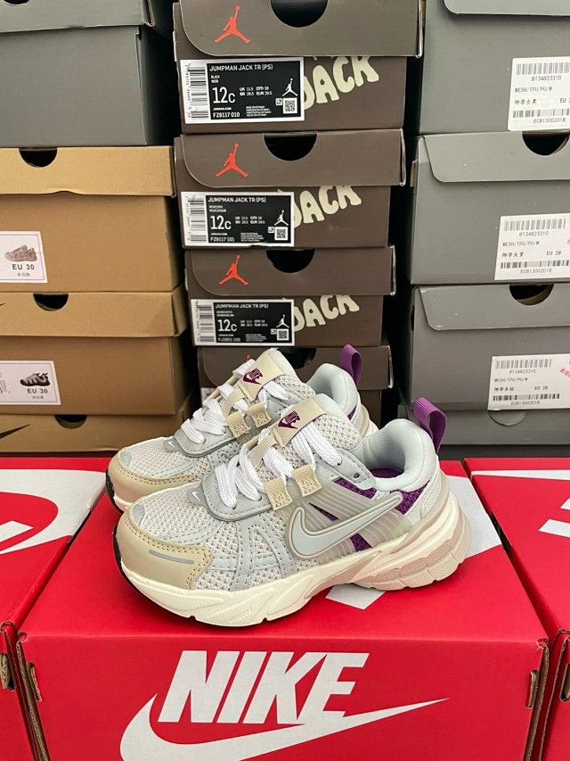 Nike V2K Run children's Shoes: seller detail photo 13
