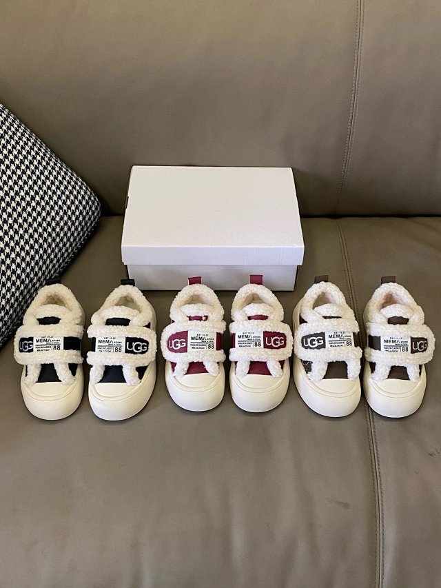UGG Children's snow boots: seller detail photo 6