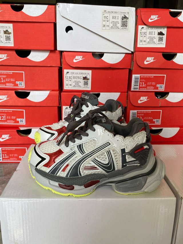 Balenciaga children's shoes: seller detail photo 14
