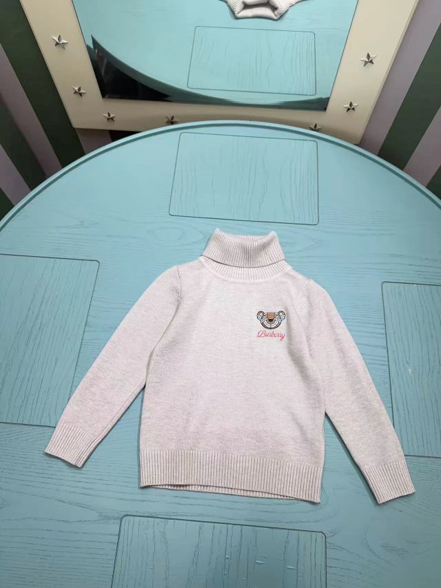 Burberry Children's Hoodie: seller detail photo 9