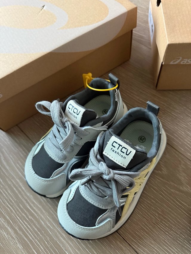 Asics Children's Shoes: seller detail photo 7